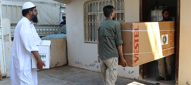  Suriyeli Mültecilere Buzdolabı ve Gıda Yardımı