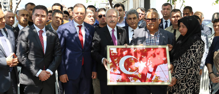 Kılıçdaroğlu  Hatay'da Şehit Ailelerini ve Sınırdaki Askerleri Ziyaret Etti