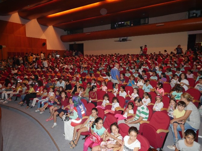 Adana Devlet Tiyatrosu Minik İzleyicileri İle Buluştu