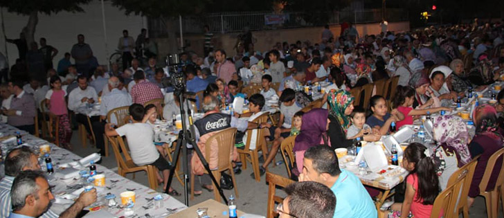 AK Partililer Mahalle İftarında Vatandaşlarla Buluştular