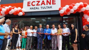 Hazal Tultak Eczanesi açıldı