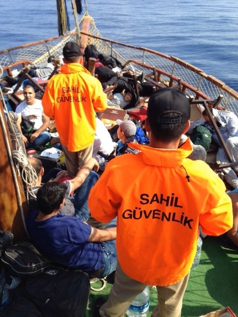 Akdeniz'de 362 Kaçak Göçmen Yakalandı