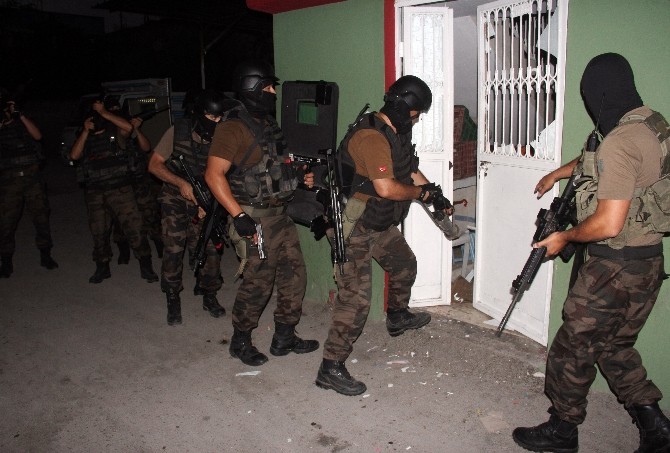 Tacizci Polisin Evini Yakanlara Özel Harekatlı Operasyon