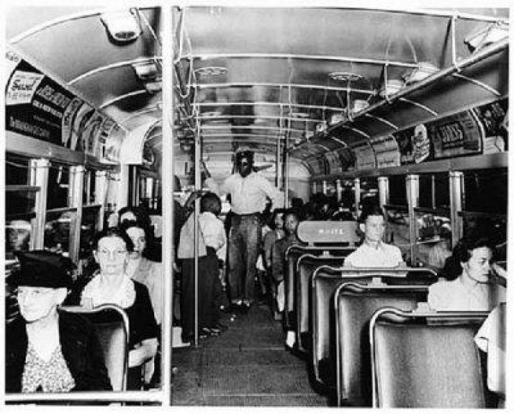 Amerikada siyahiler otobüste beyazlara yer vermek zorundaydı.