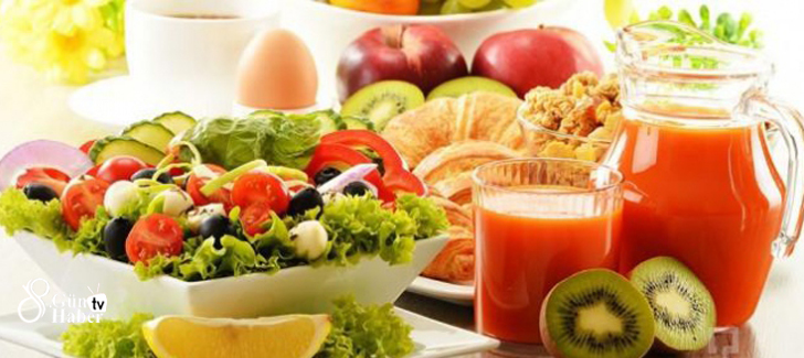 Kırmızı ve turuncu renkli sebzeler: Özellikle domates, havuç ve kırmızı biberde bulunan antioksidan beynin daha uzun süre sağlıklı kalmasını sağlıyor.