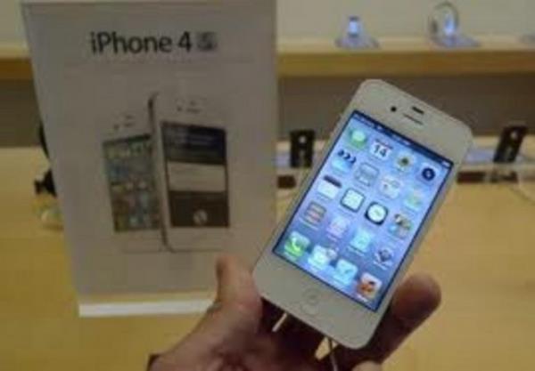 iPhone 4s: 2011 yılının Ekim ayında iPhone 5 beklenirken iPhone 4s duyuruldu.