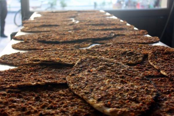 Ramazan'da Fırıncılardan Yemeğe Özel Ekmek