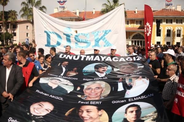 Adana Tren Garı'na Siyah Bayrak Asıldı