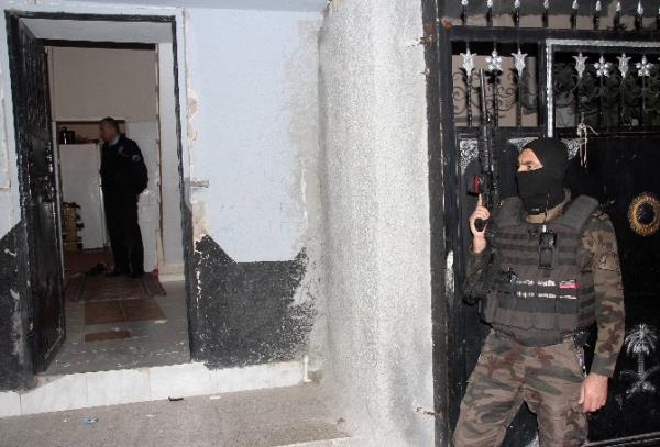 Uyuşturucu Tacirlerine 450 Polisle Şafak Vakti Operasyon