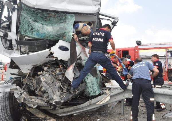 Adana'da Trafik Kazası: 1 Ölü, 1 Yaralı