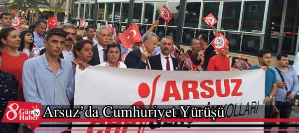 Arsuz'da Cumhuriyet Yürüyüşü
