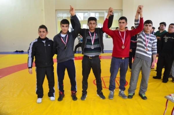 Gençler 17-18 Yaş Serbest ve Grekoromen Güreş Turnuvası
