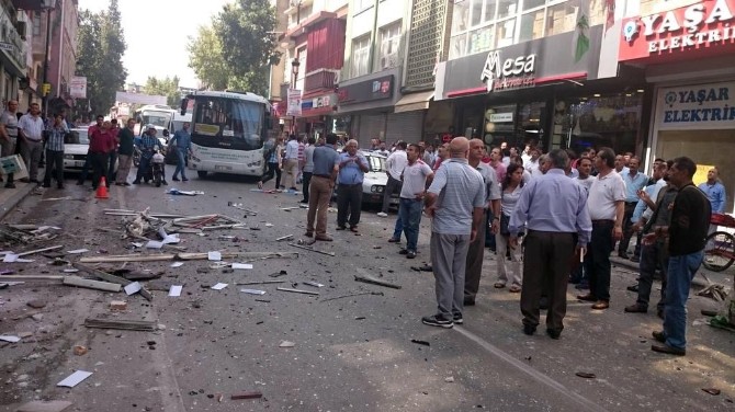 HDP Adana İl Binasında Patlama