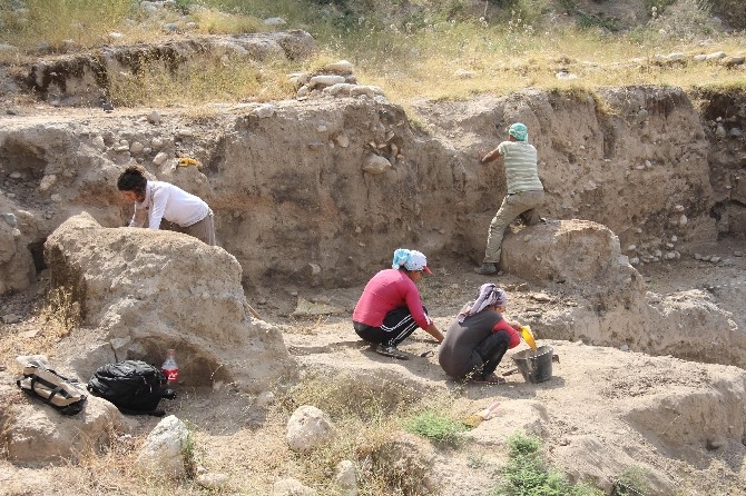 Mersin'de 9 Bin Yıllık Yumuktepe'de Kazılar Başladı