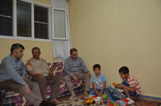 Vali Süleyman Tapsız, Elbeyli Kampında Suriyeliler İle İftar Yaptı