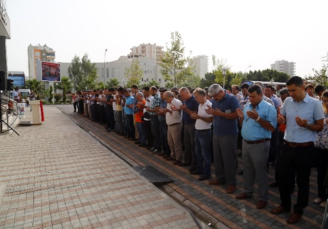 Erdemli Belediyesi Çalışanlarından Teröre Tepki,Şehitlere Saygı