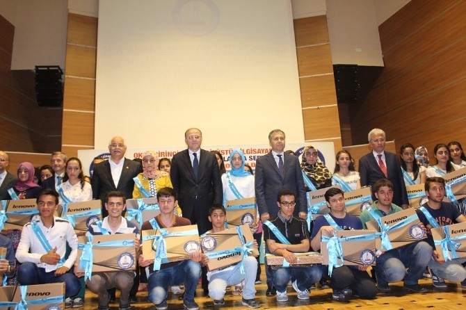 Şahinbey Belediyesi'nden 118 Okul Birincisine Dizüstü Bilgisayar