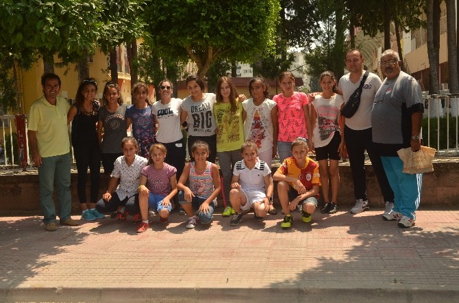 TFF Ülker Futbol Köyü'ne 11 Kız Sporcu
