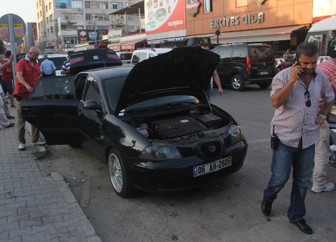 Adana'da Bomba Yüklü Otomobil Paniği