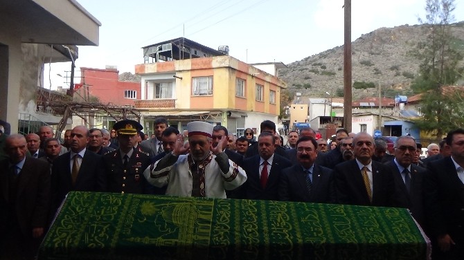 Osmaniye'de Yaşar Kemal İçin Köyünde Gıyabi Cenaze Namazı Kılındı