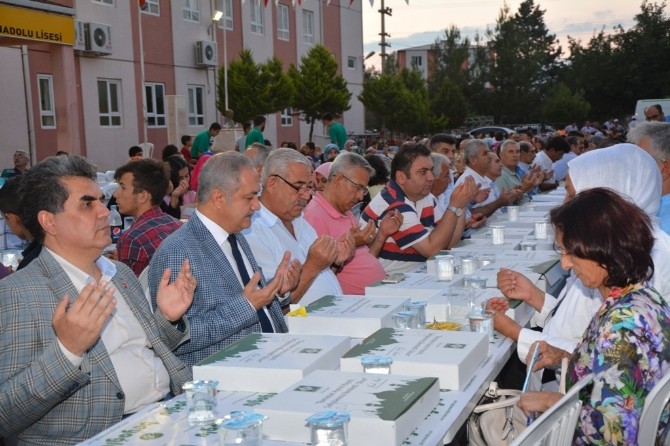 Osmaniye Belediyesi'nin Mahalle İftarları Başladı