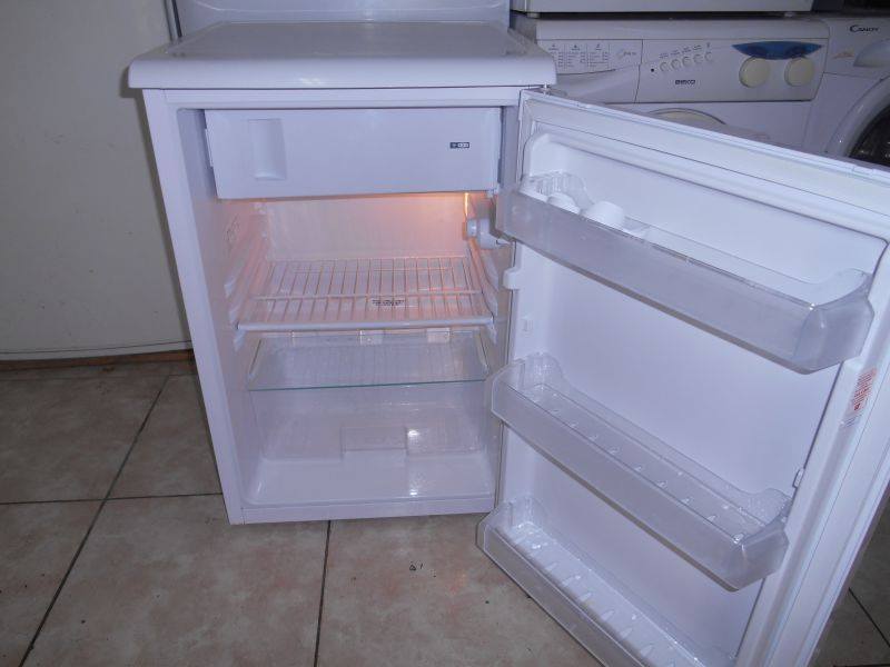 Hiç kullanılmamış Sıfır Mini buzdolabı kutu ve garanti yok