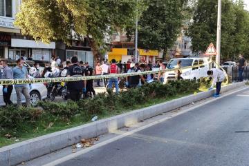 Trafikte çıkan kavgada  polis dehşet saçtı: 1 ölü, 1 yaralı