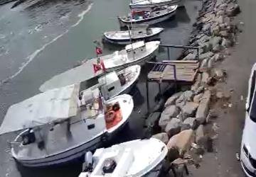 Payas'ta oluşan gel-git balıkçı teknelerini sürükledi