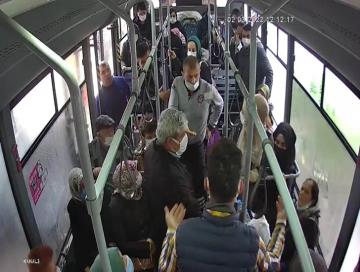 Otobüste fenalaşan kadına yolcular müdahale etti,şoför hastaneye yetiştirdi