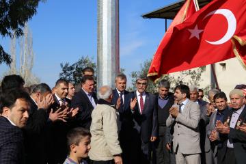 Başkan Savaş Türk Bayrağını Onurla Dalgalandırdı