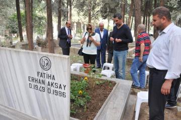 Erhan Aksay Mezarı Başında Dualarla Anıldı