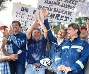 İSDEMİR’de işçiler yürüyüş eylemi yaptı